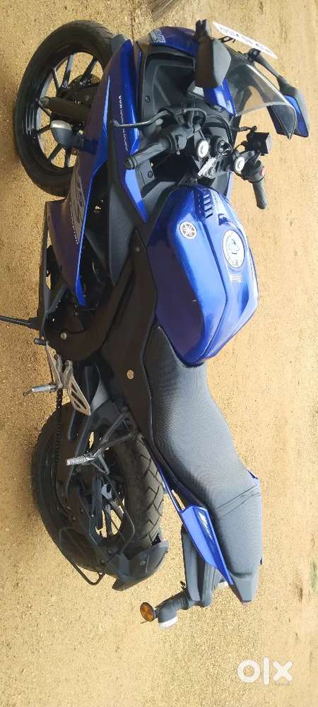 Yamaha R15 V3s