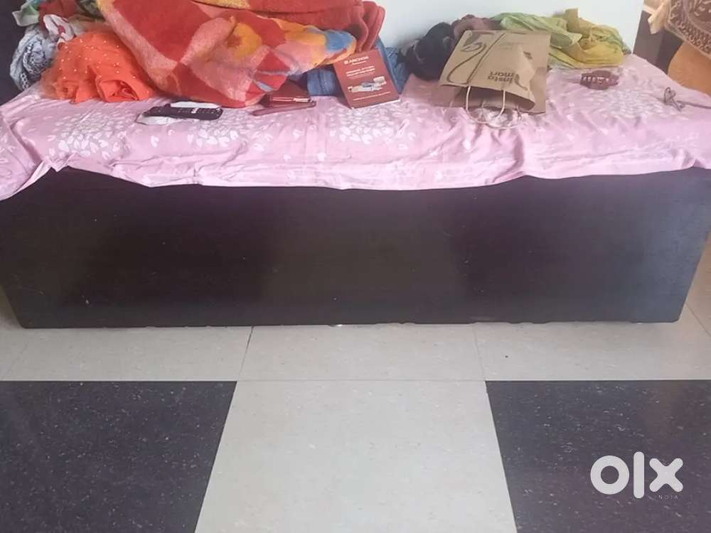 Diwan bedwith matress type setty for sale