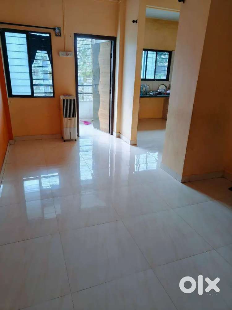 1 Girl roommate( Working Professional/ Student) required urgently