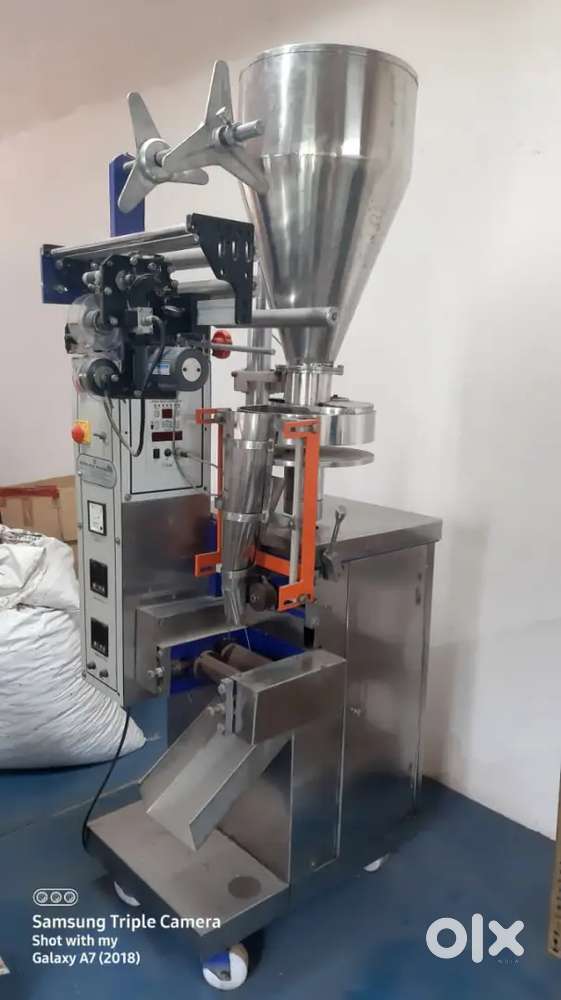 Pouch packing machine