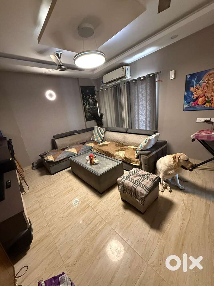 1865sqft, 3BHK+ Servant, 20th Floor, Fully Furnished Flat Gaur City 2