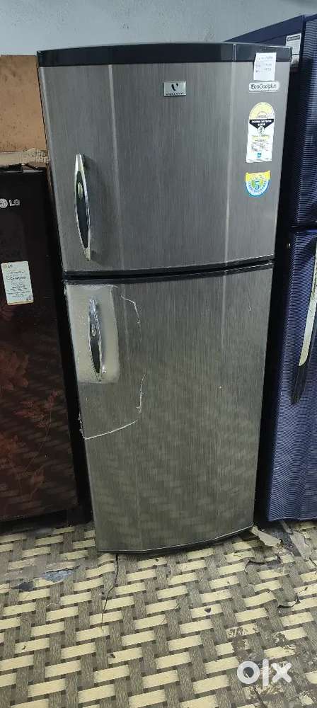 Second hand used fridzes available in good working condition.