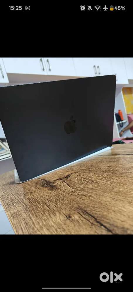 MacBook Air m4 3 months brand new