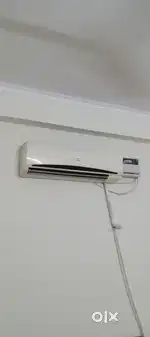air conditioner 1.5ton. raning me h 2 Ac h same