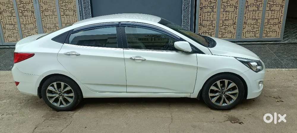 Hyundai Fluidic Verna 2016