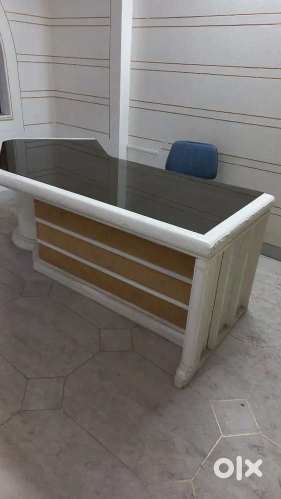 L shaped office table