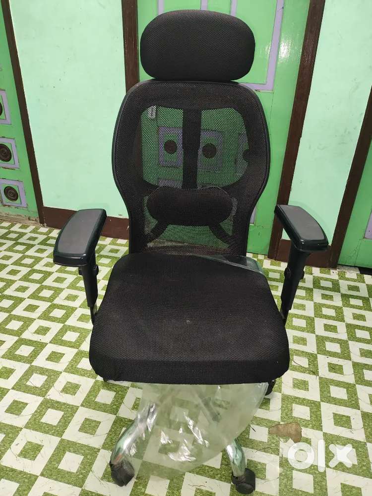 Achhi condition me ek chair hai
