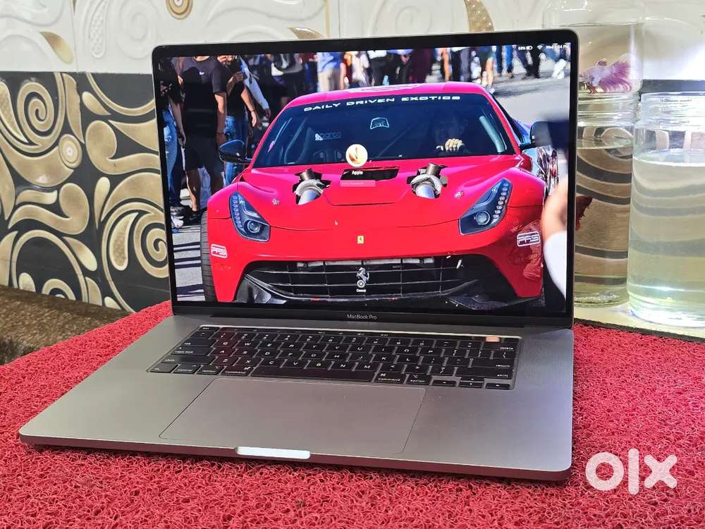 Apple Macbook Pro i9/16/512gb/5.5gb Graphics Touchbar Touch iD