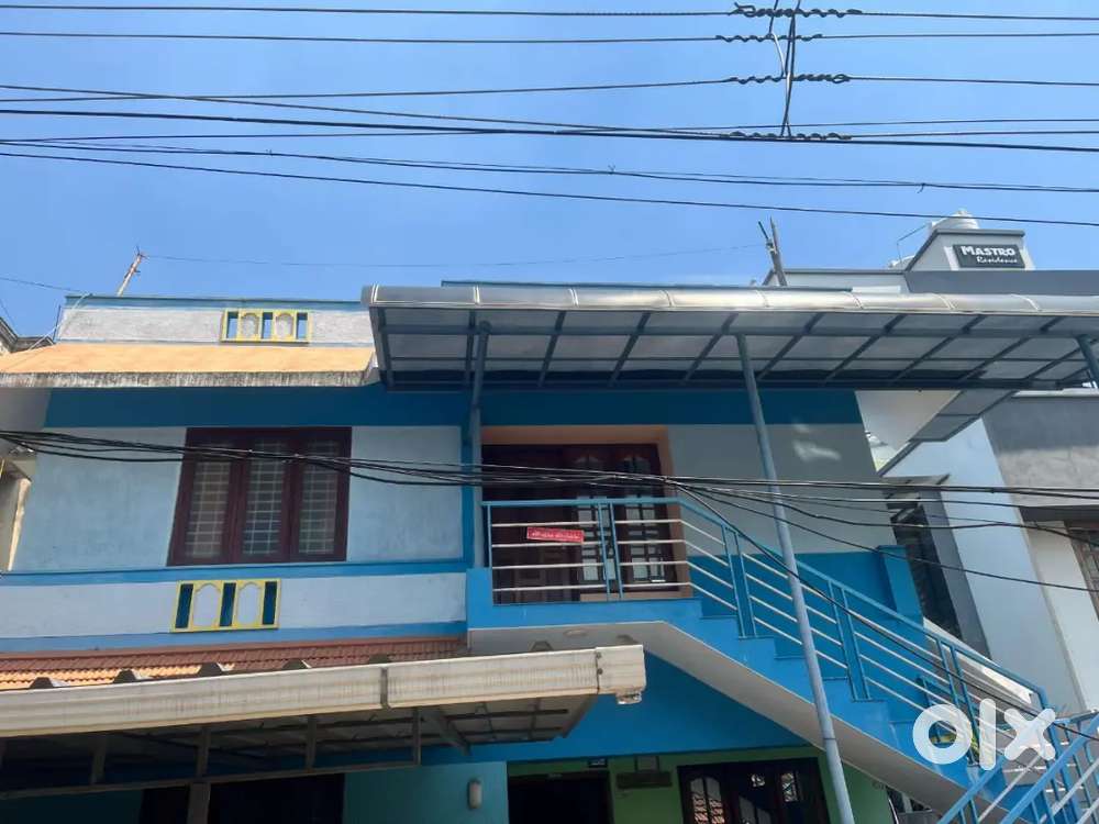 LADIES PAYING GUEST AVAILABLE IN PATTOM PLAMOODU