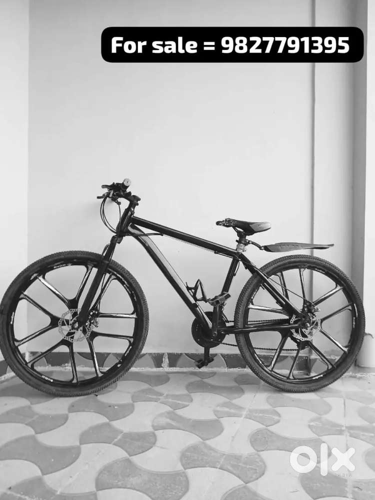 Black stylish gear cycle for sell