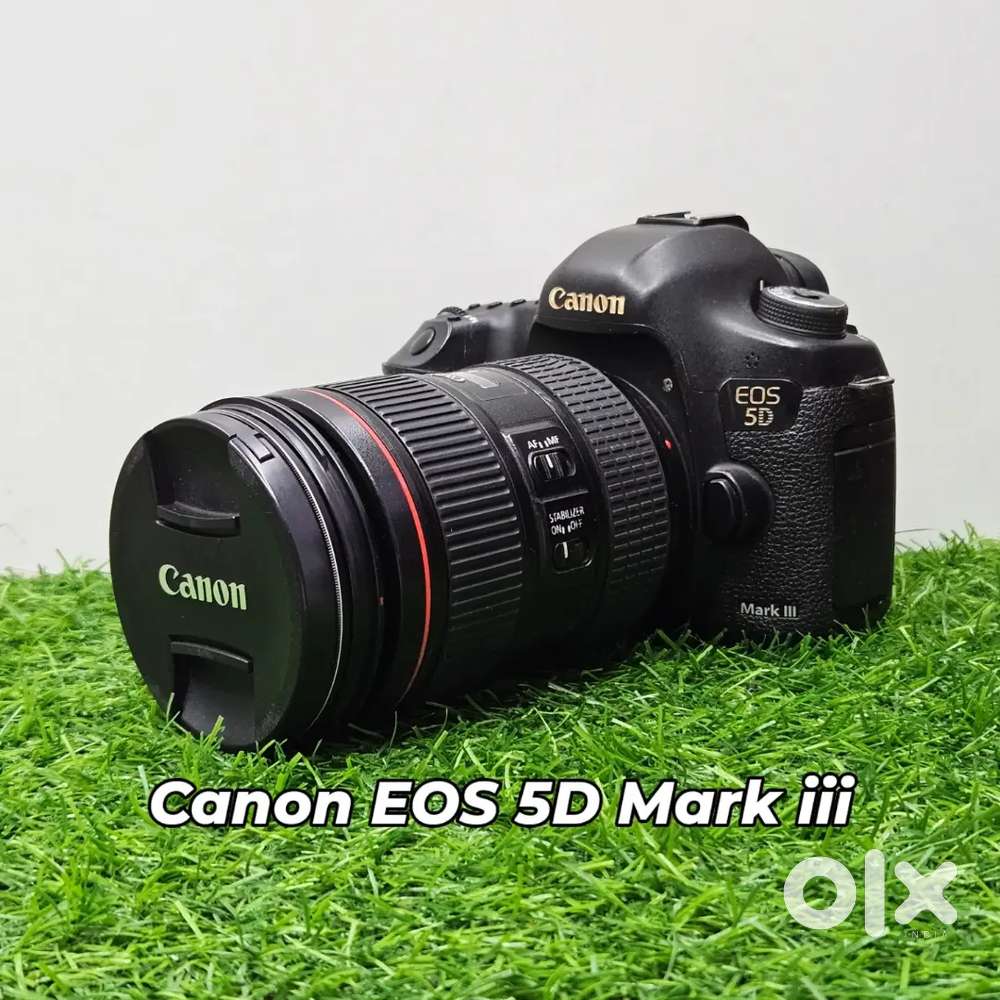 Canon EOS 5D Mark III DSLR Camera with 24-105mm Lens .