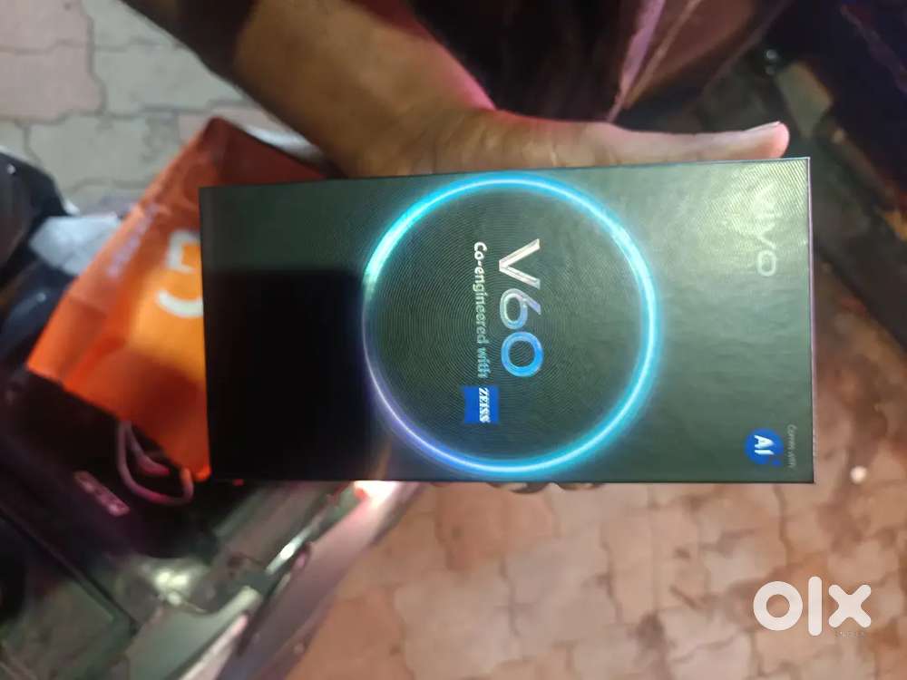 URGENT SALE NEW BUYING VIVO V60 8GB RAM 256ROM