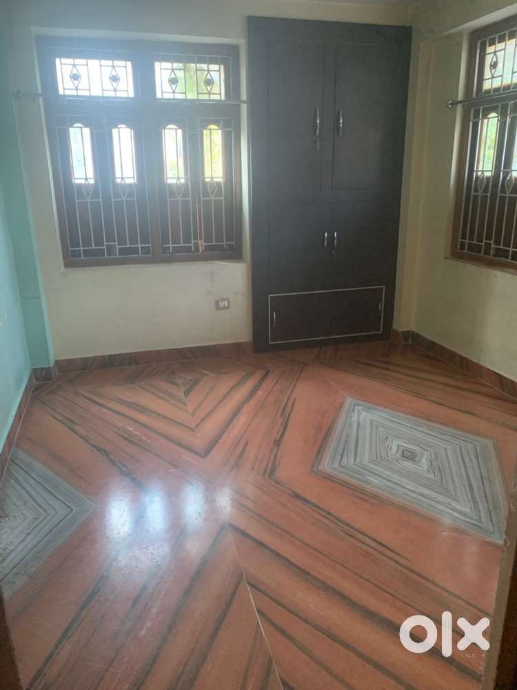 2bhk ka hai total rebt 10k hai 1 room khali hai near igims patna