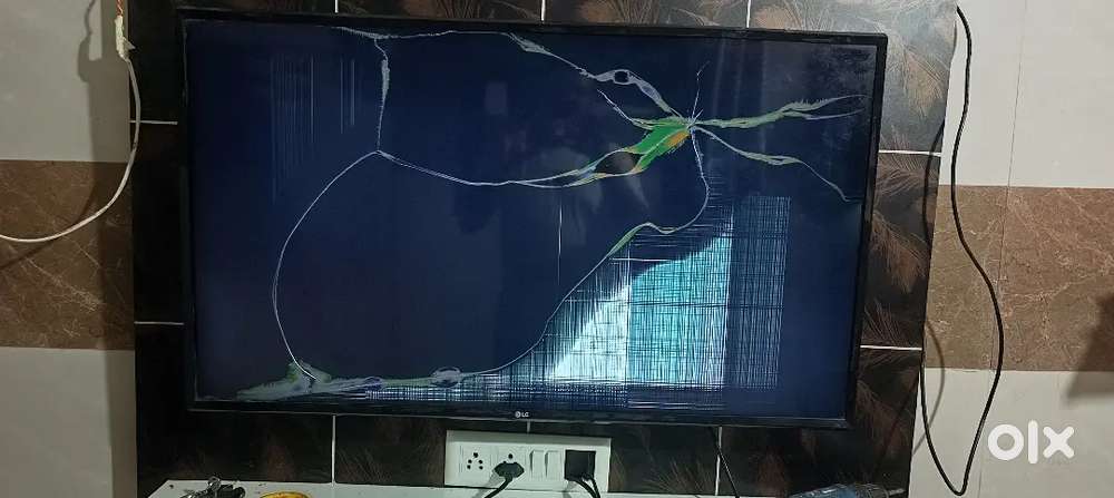 LG 43 INCH smart LED