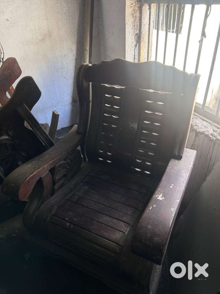 Full sofa set with center table from saudi arabia