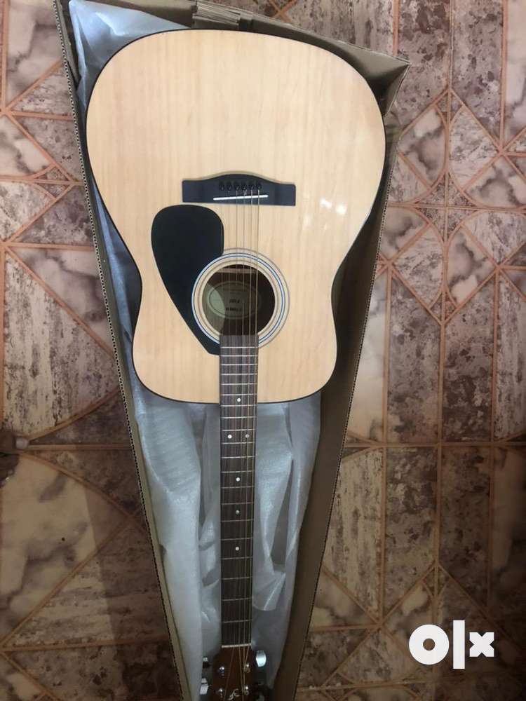 Yamaha Guitar F280