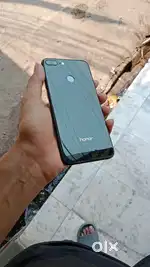 Honor 9.   4gb ram 64gb storage