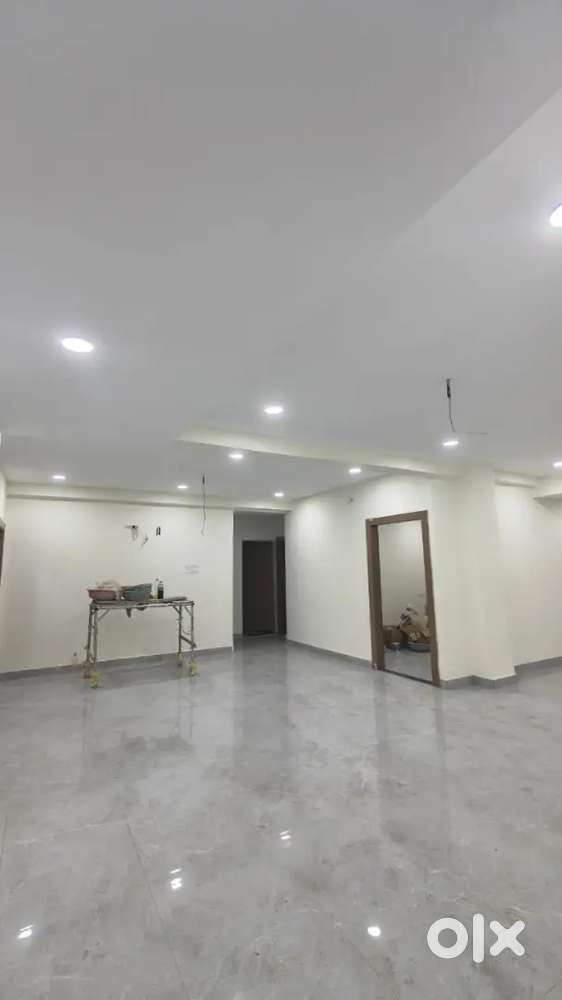 4 BHK new luxury flat for rent