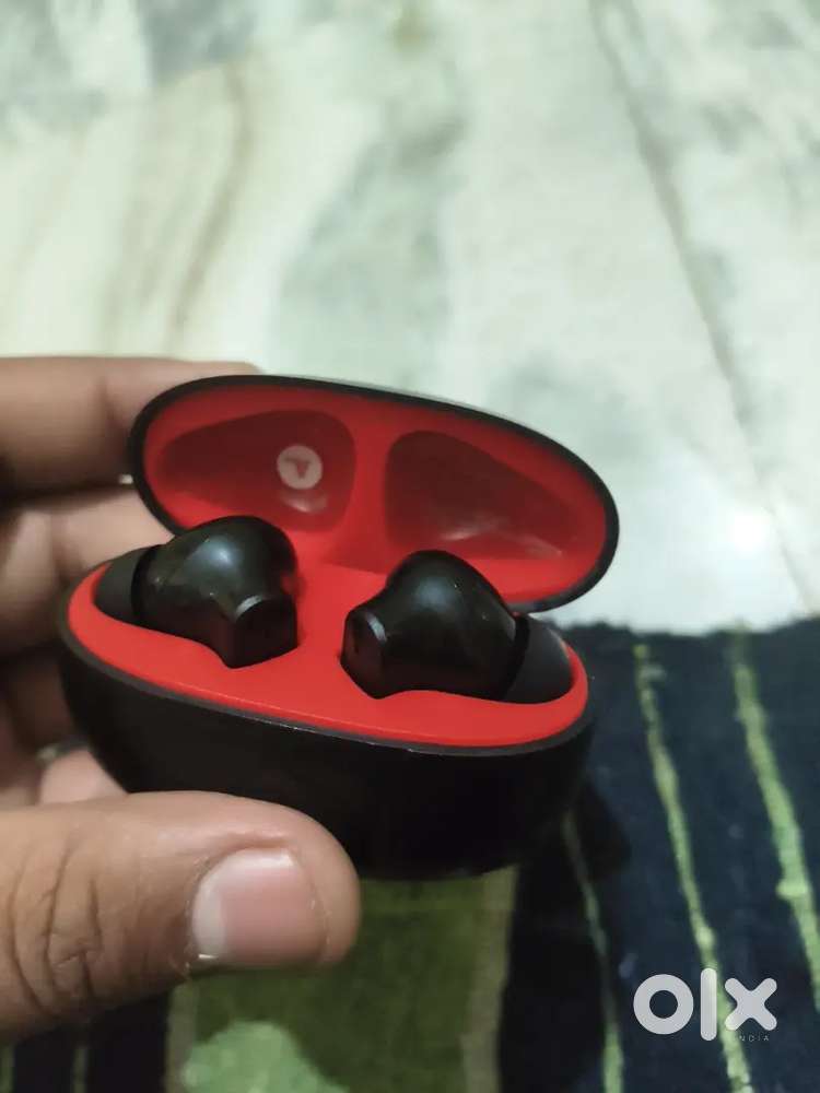 Aertek smart pro Earbuds 1 month used