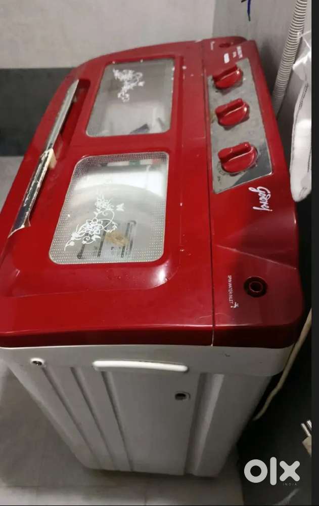 Fridge and washing machine