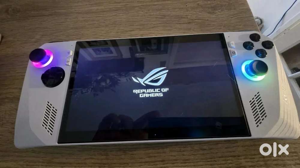 ASUS ROG Ally Z1 Extreme 2TB and Accessories