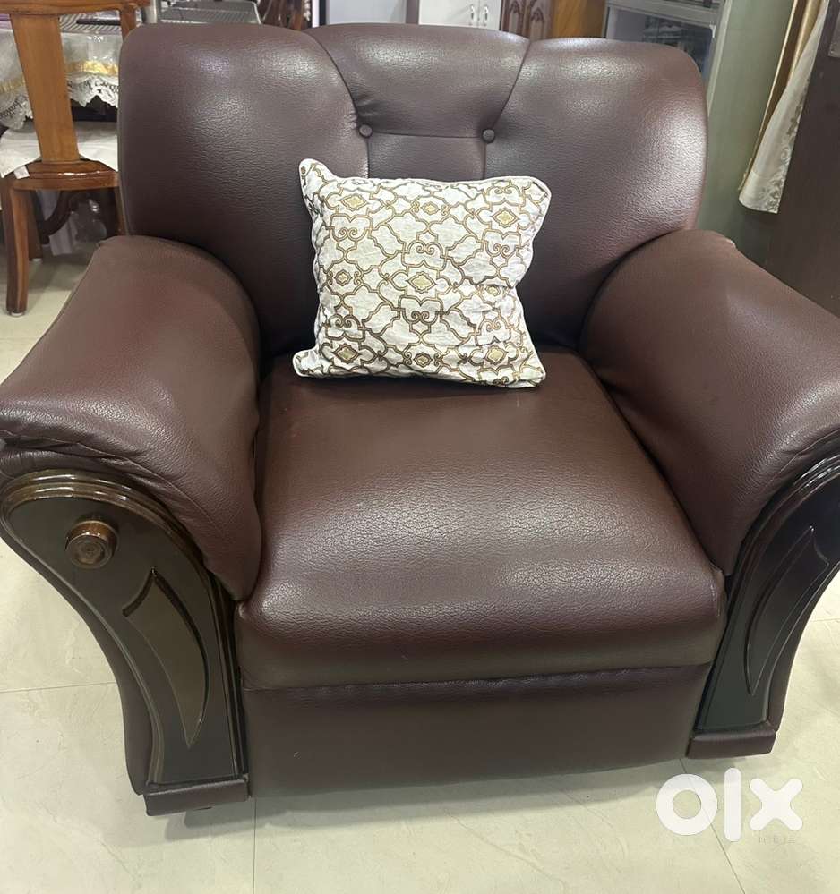 Spacious and modern design sofa set 3+1+1