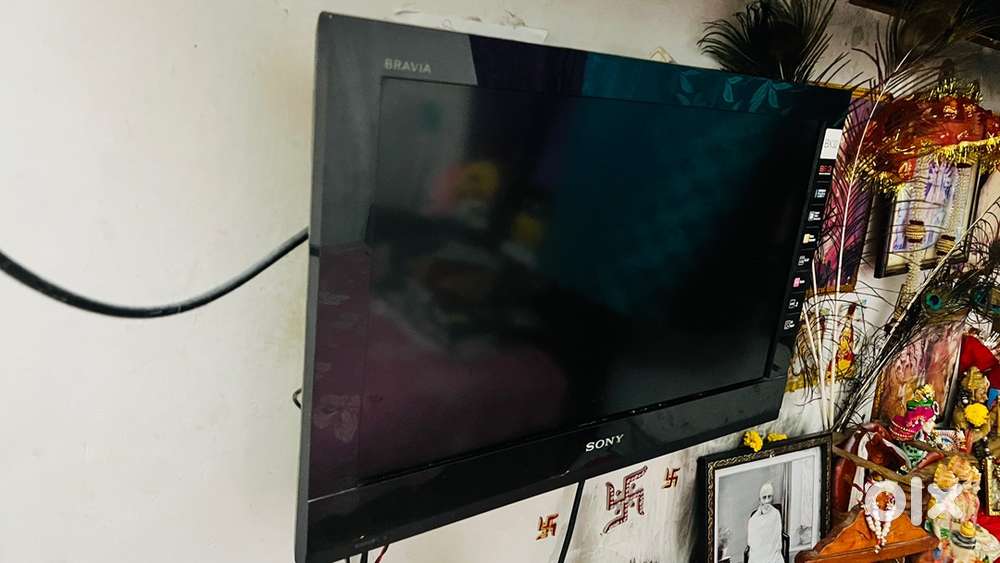 Sony Bravia LED TV with Glass stand