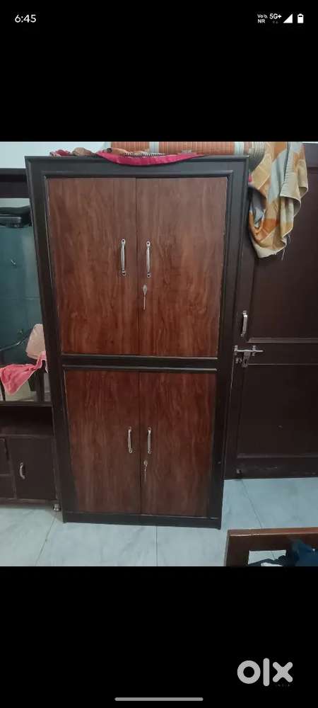 Almari at low price , (price kam hojaynge)