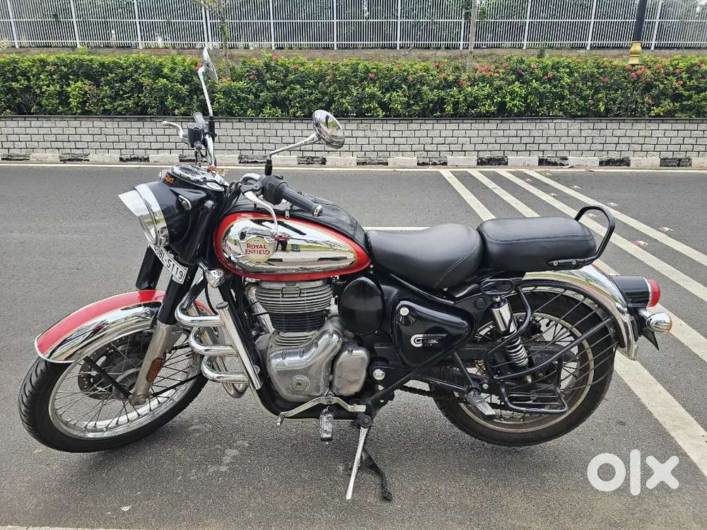 Royal Enfield classic 350 chrome red