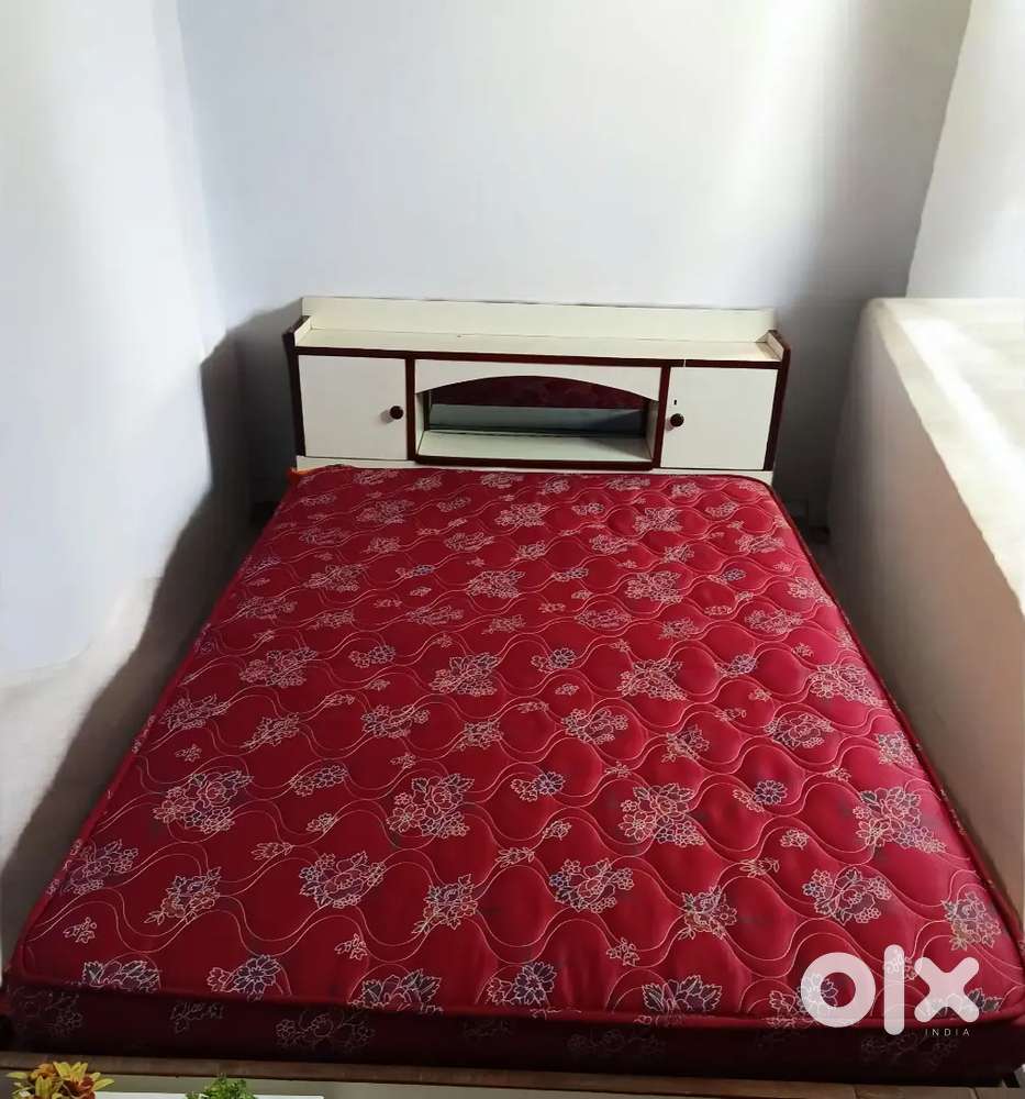 SOLID WOOD DOUBLE BED WITH MATRESS