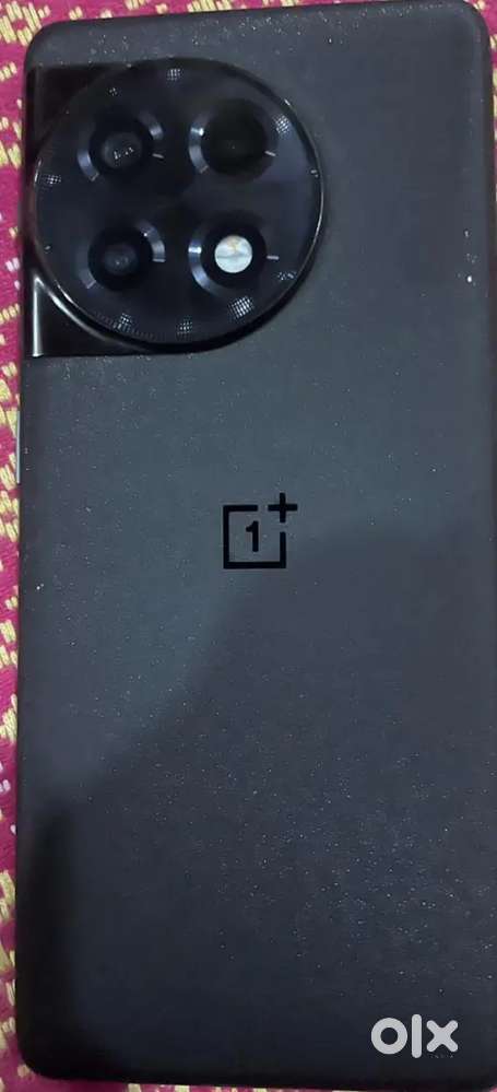 1+ 11r 5g 8/128 brand new condition with bill box and charger