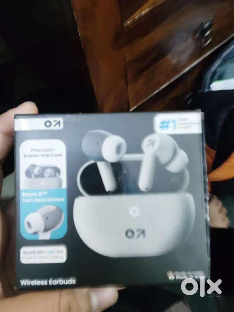 Boult earbuds W40