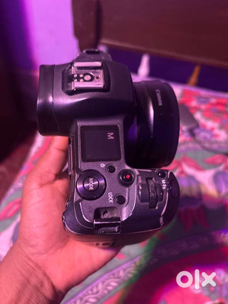 Canon eos r camera