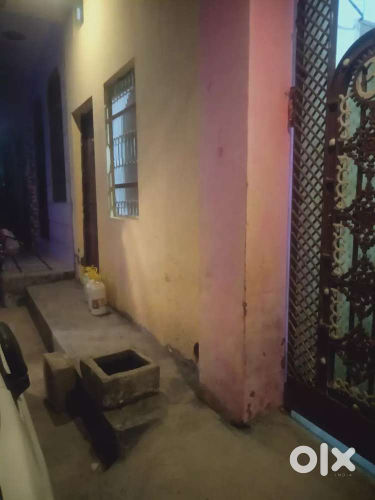 One room for rent