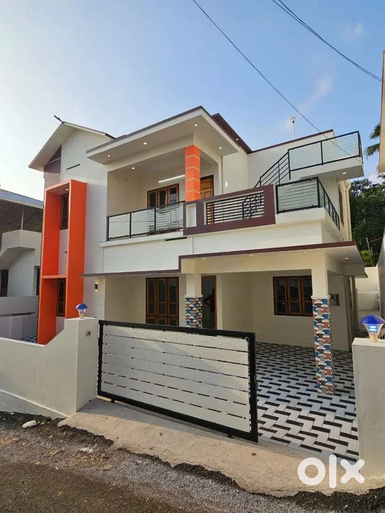 New beautiful spacious budjet house kazakootam karyavattom near