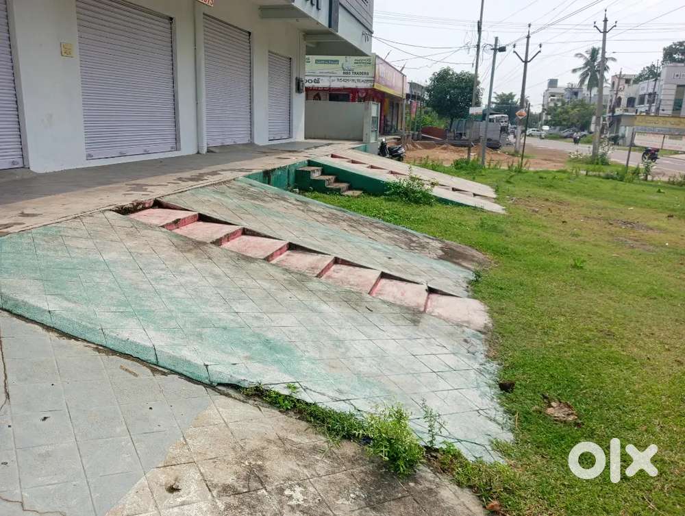 Showroom of 1200 square feet