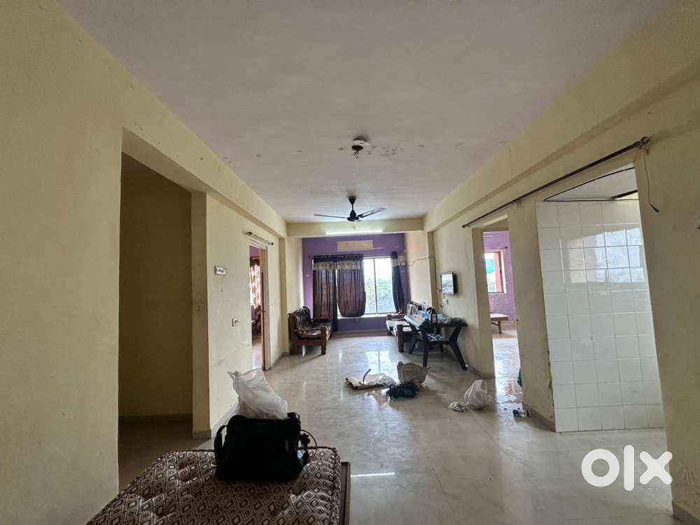 2 bhk unfurnished flat available for rent at prime location