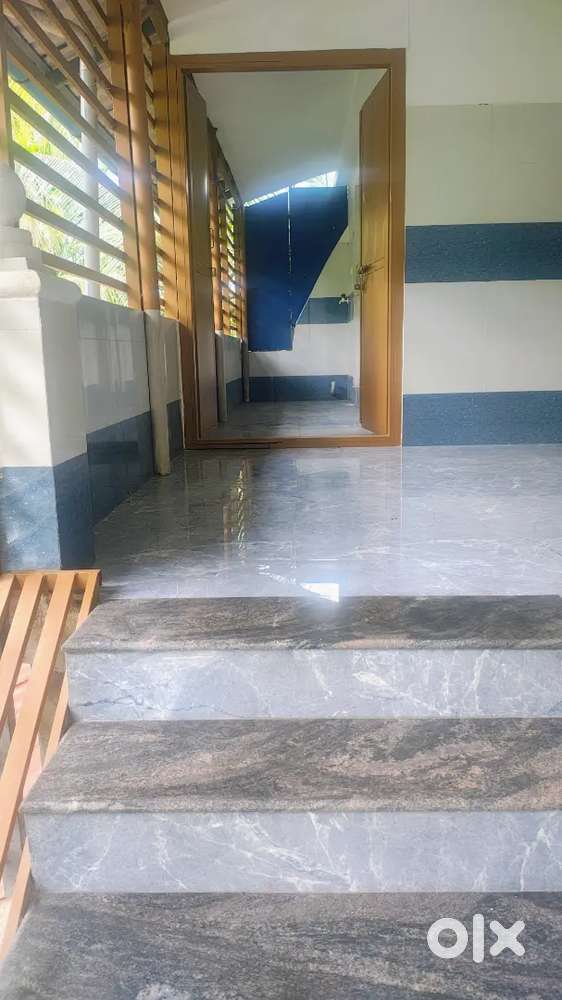 Partitioned home at 1st floor