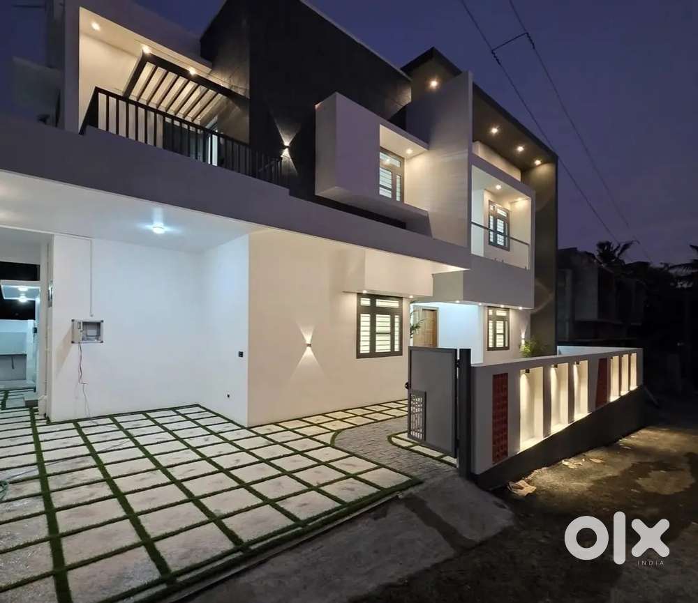NEW 4BHK HOUSE SREEKARYAM AYIROORPARA PLAMOODU