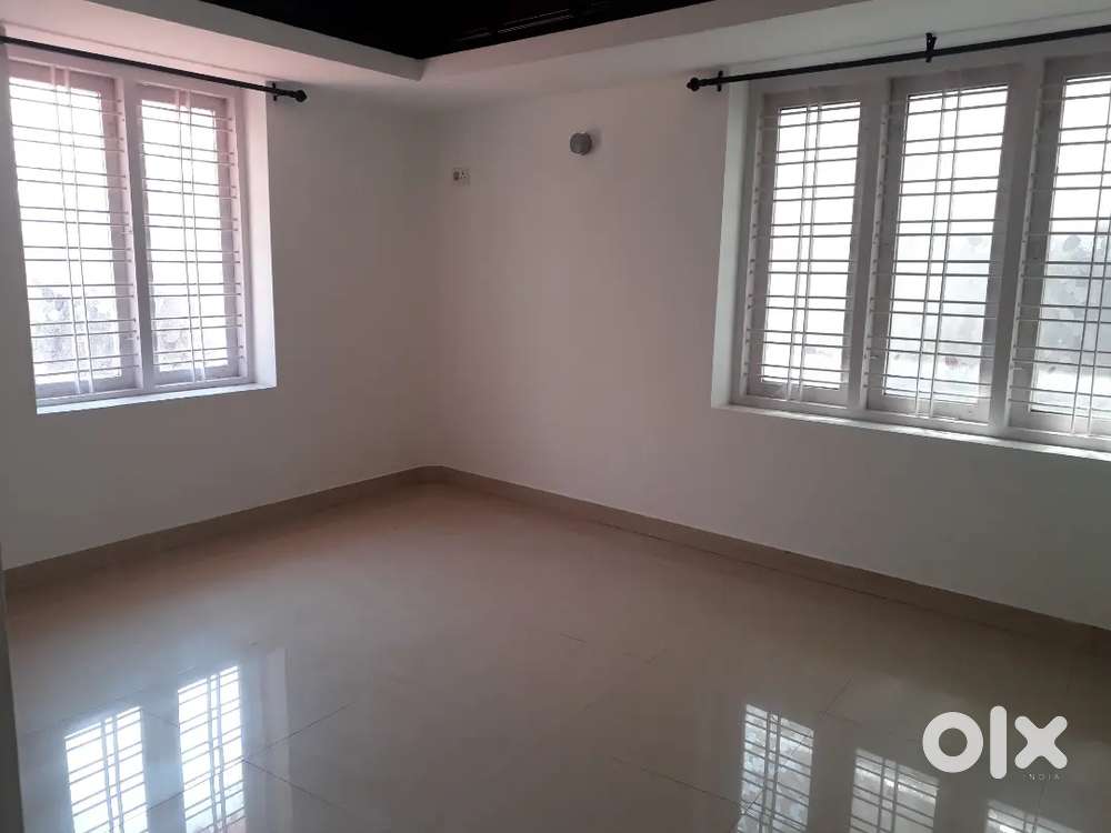4 BHK Independent Small Car Way House for Rent at Chempakassery