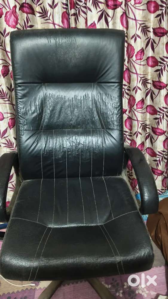 Study chair. Comfort ke liye no effort