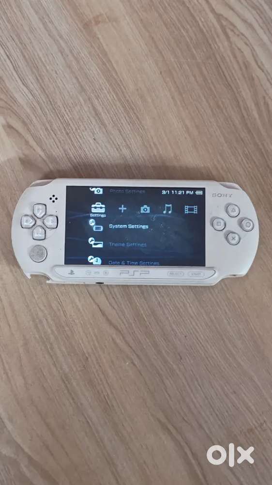 Sony PSP E1003 Gaming Console
