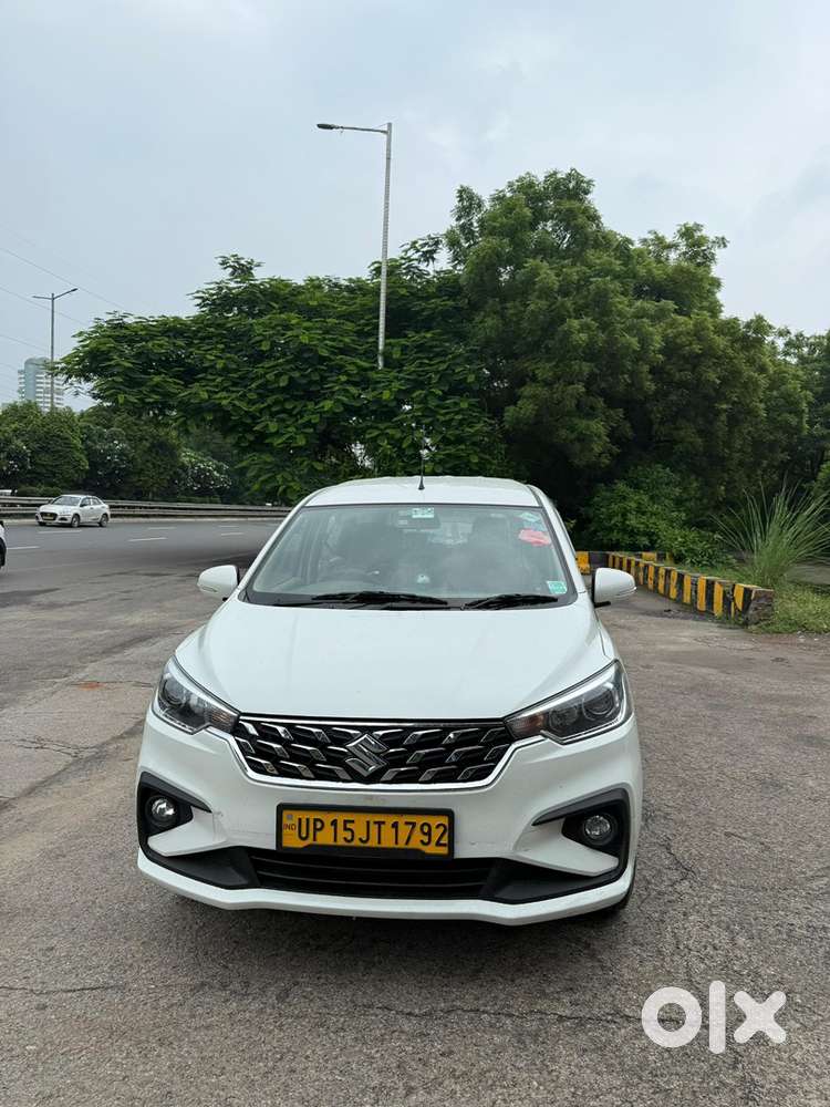 Ertiga k liye Driver chahiye ola uber k liyr and outstation k liye