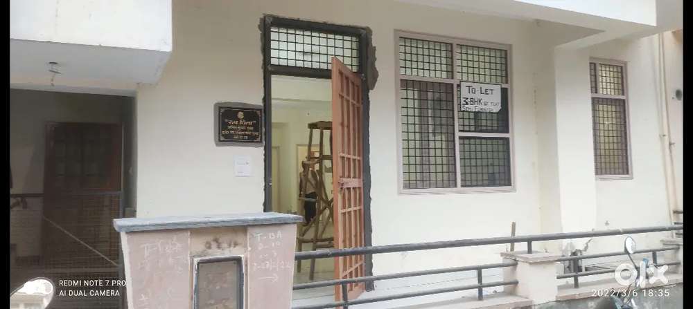 Ground floor 3BHK semi furnished flat for rent