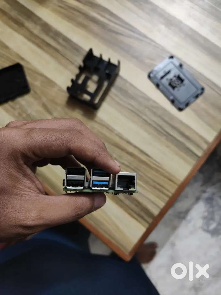 Raspberry Pi 4B (2GB) + case +8GB SD card Fully working