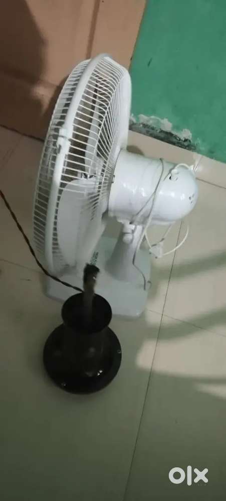 Usara table fan and cromton fan