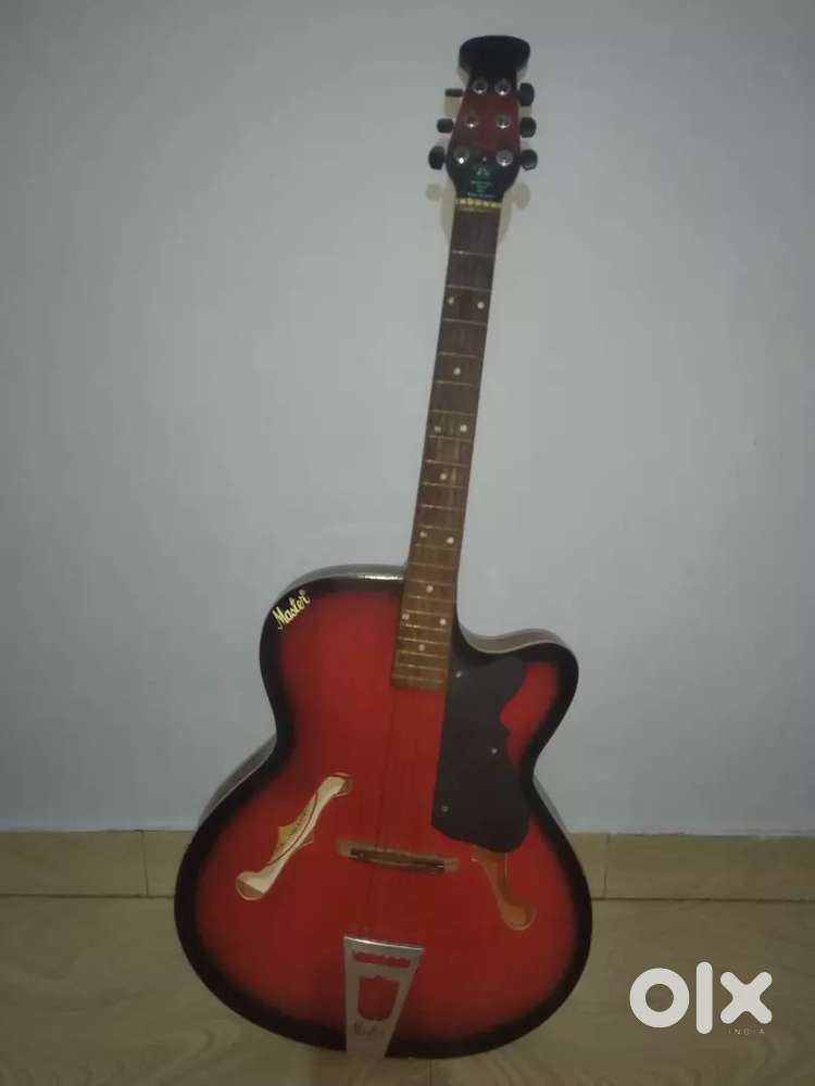 Acoustic guitar kharidne ke liye sampark kare