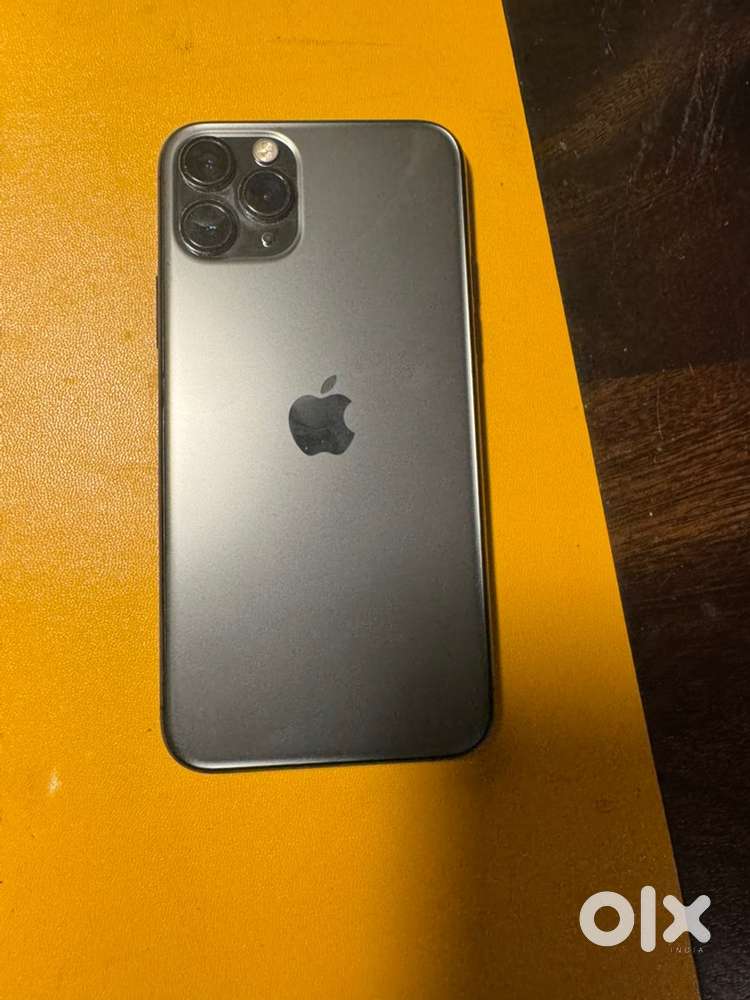Iphone 11 pro , 64 gb - 39000/-