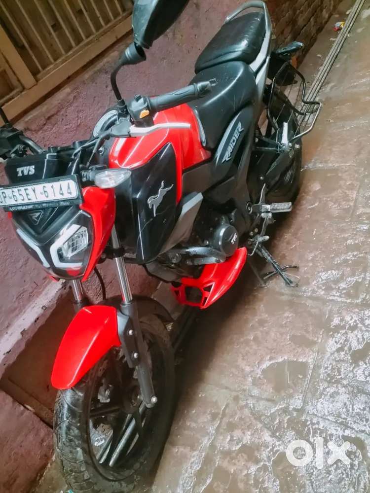 Tvs raider 125 cc red colour