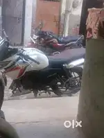 Cali nhi ha gadi .ghar par khadi rhti ha .ma track clata hu .